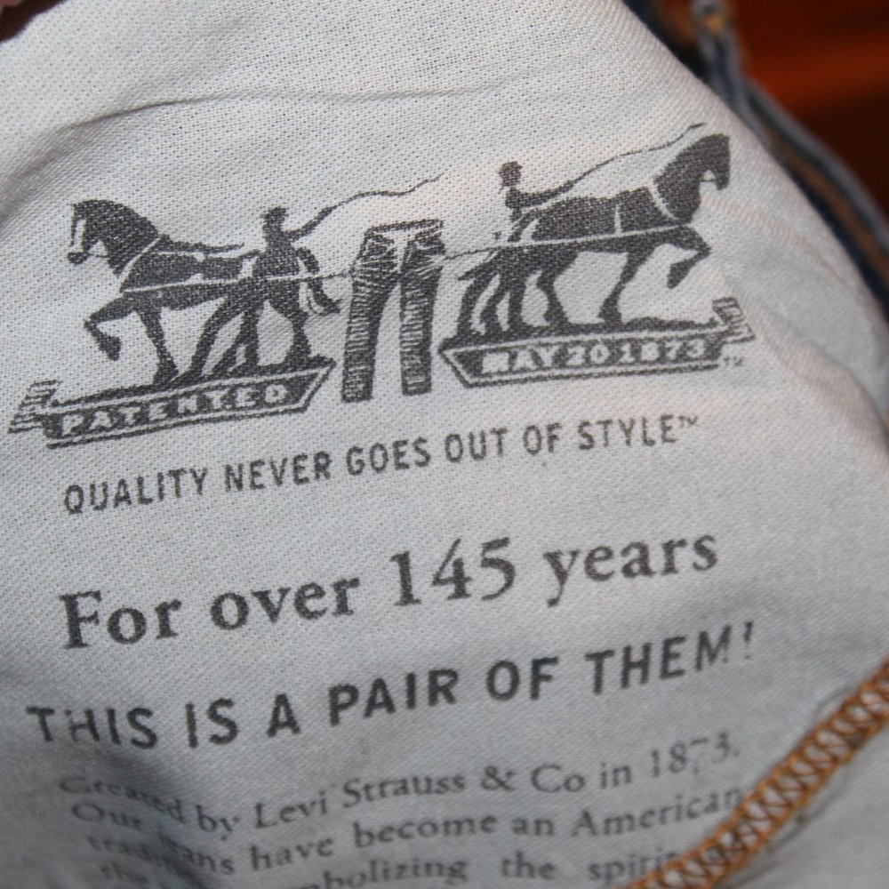 NWT Levis 505 Relaxed Men size 38 x 30_3